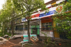 В Мурманске продолжаются ремонтные работы в городских образовательных учреждениях