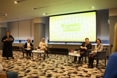 В Мурманске прошел экспертный форум "В центре внимания - семья"