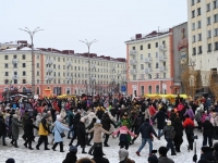 Мурманчане проводили Масленицу в центре города